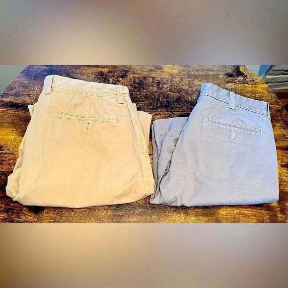 BUNDLE: J.Crew | 2 pair of men’s flat front shorts. Size: 33W - Picture 1 of 16